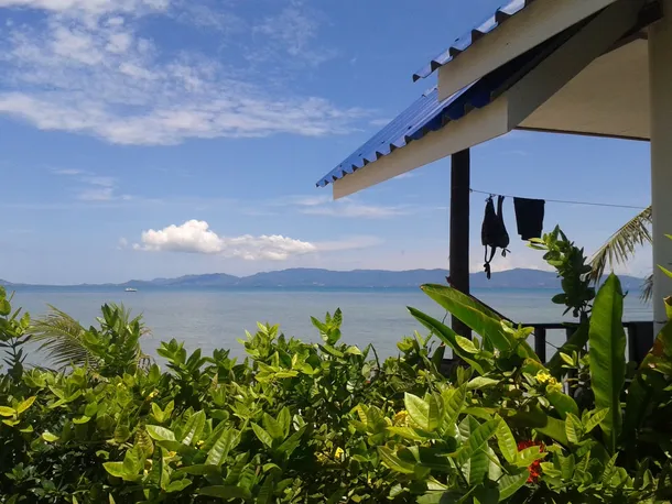 Noclegi w Tajlandii- ceny No i jest domek z widokiem na morze na Koh Phangan!