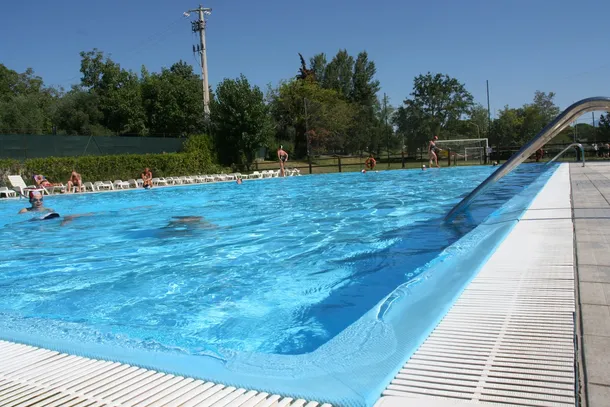 Camping Zocco nad jeziorem Garda- basen