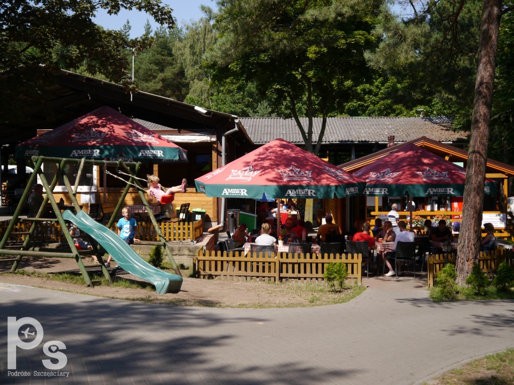 Camping Stogi nr 218 w Gdańsku Plac zabaw i restauracja na campingu "Stogi" nr 218 w Gdańsku